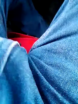 Snapshot of feet_toes chatting on 02.21.25 feet toes online show from 02.21.25