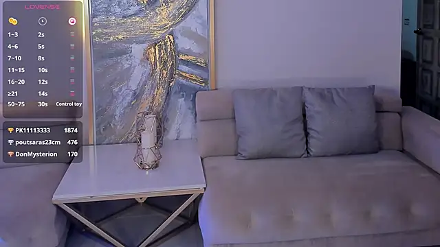 Snapshot of MadelineFox chatting on 02.06.25 MadelineFox online show from 02.06.25