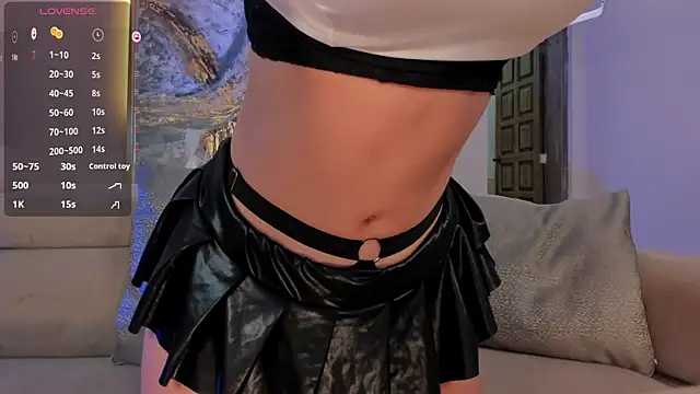 Snapshot of MadelineFox chatting on 02.09.25 MadelineFox online show from 02.09.25