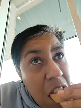 Snapshot of Molly_newman6 chatting on 02.05.26 Molly newman6 online show from 02.05.26