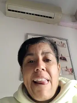 Snapshot of Molly_newman6 chatting on 03.21.26 Molly newman6 online show from 03.21.26