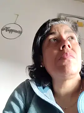 Snapshot of Molly_newman6 chatting on 04.01.26 Molly newman6 online show from 04.01.26