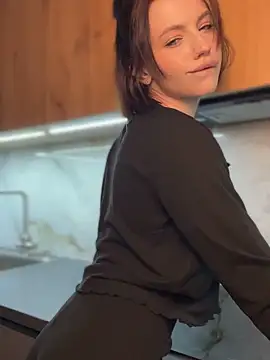 Camilla Railian online show from 01.20.25