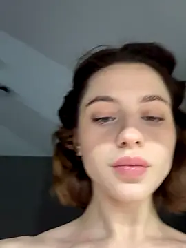 Camilla Railian online show from 10.02.25