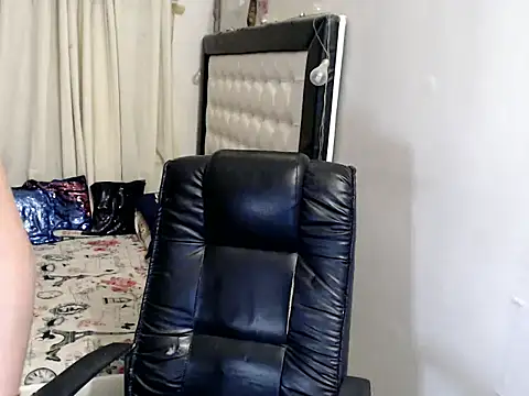 Snapshot of Goddess_Sarah chatting on 03.08.26 Goddess Sarah online show from 03.08.26