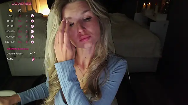 Snapshot of AngelMiaM chatting on 12.19.24 AngelMiaM online show from 12.19.24