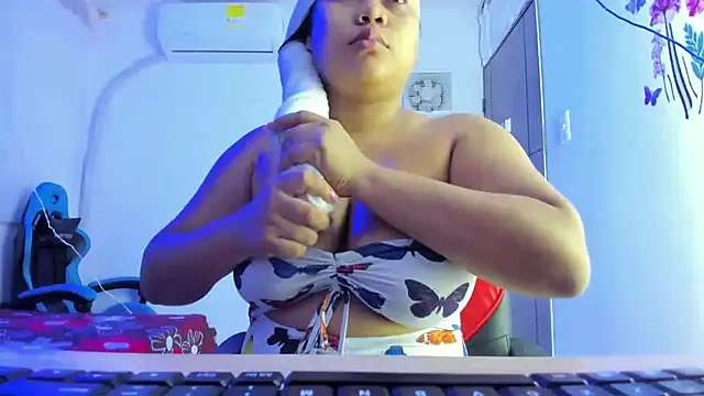 Lunastar02 online show from 02.05.26