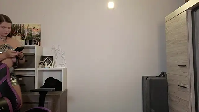 TinniAngel online show from 10.01.25