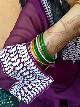 Snapshot of Diya_143 chatting on 04.01.26 Diya 143 online show from 04.01.26