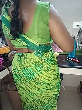 Snapshot of Tamil-hotwife chatting on 07.15.26 Tamil-hotwife online show from 07.15.26