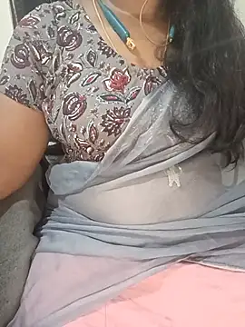 Snapshot of Tamil-hotwife chatting on 07.28.26 Tamil-hotwife online show from 07.28.26