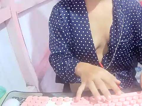 WildAss 18 online show from 02.18.25