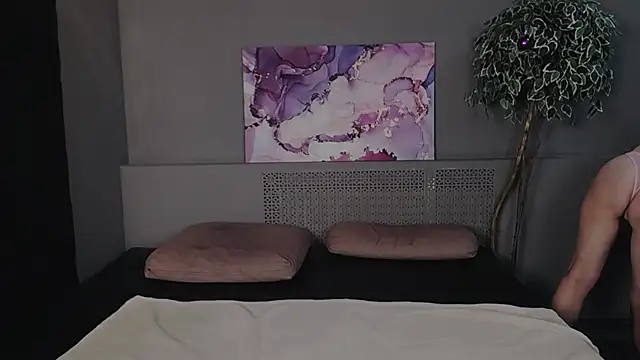 EveLibston online show from 12.17.24