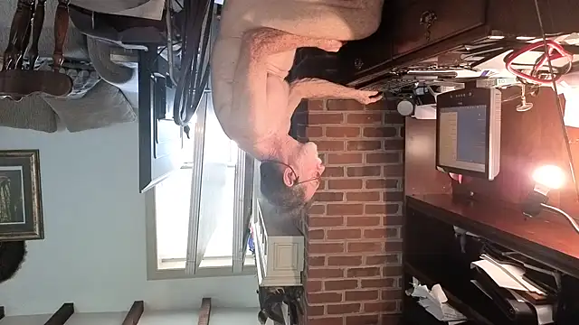 Snapshot of CDforU chatting on 10.08.25 CDforU online show from 10.08.25