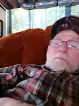 Snapshot of CDforU chatting on 12.05.25 CDforU online show from 12.05.25