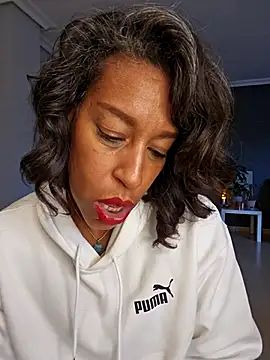 Goldenlace online show from 12.04.25