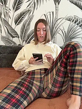 Daisy Michto Officiel online show from 05.19.26