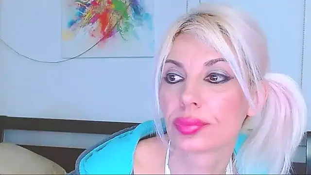 HoneyLara online show from 03.13.25