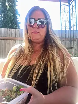Snapshot of JESS_LOVES chatting on 06.18.26 JESS LOVES online show from 06.18.26