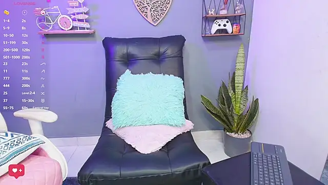 kateadams1 online show from 04.12.26