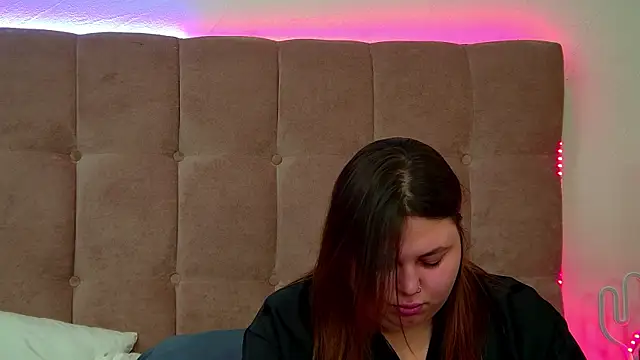 LillianKim online show from 10.22.25