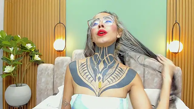 Snapshot of NicoleBlum chatting on 01.09.25 NicoleBlum online show from 01.09.25