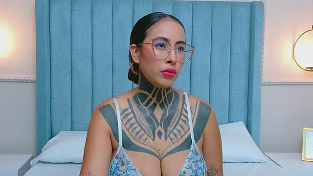 Snapshot of NicoleBlum chatting on 05.27.26 NicoleBlum online show from 05.27.26