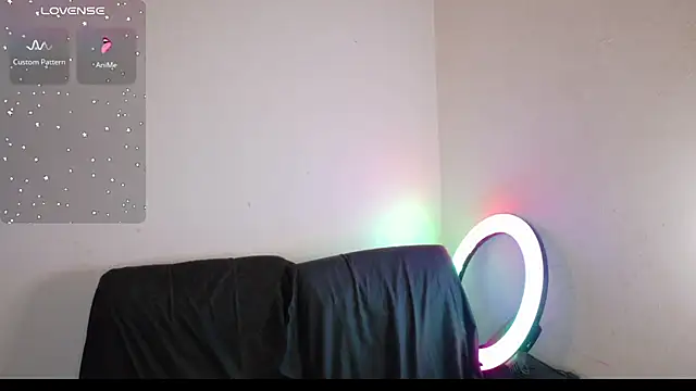 Snapshot of -Camila_ chatting on 09.28.25 -Camila  online show from 09.28.25