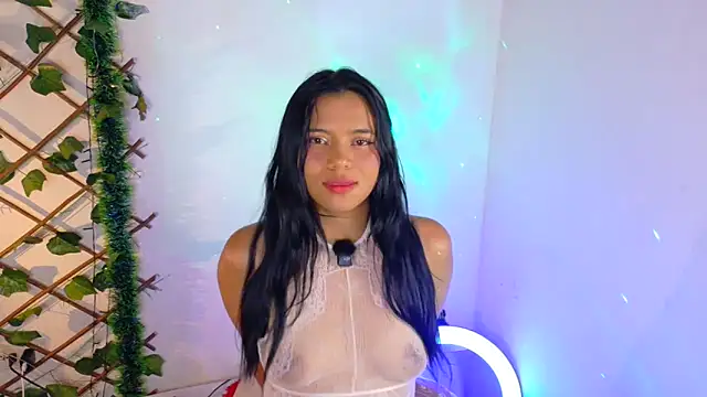 Snapshot of -Camila_ chatting on 05.21.26 -Camila online show from 05.21.26