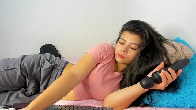 sweetnia online show from 10.16.25