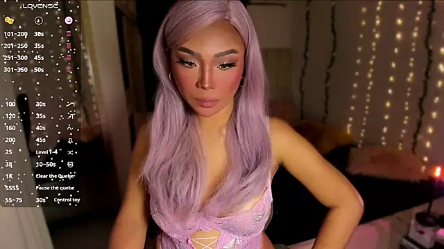 Snapshot of venusangelicxx chatting on 12.20.25 venusangelicxx online show from 12.20.25