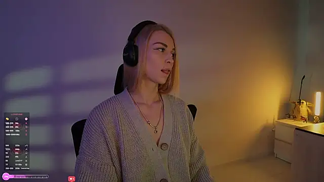 Snapshot of AskAlexa chatting on 11.18.25 AskAlexa online show from 11.18.25