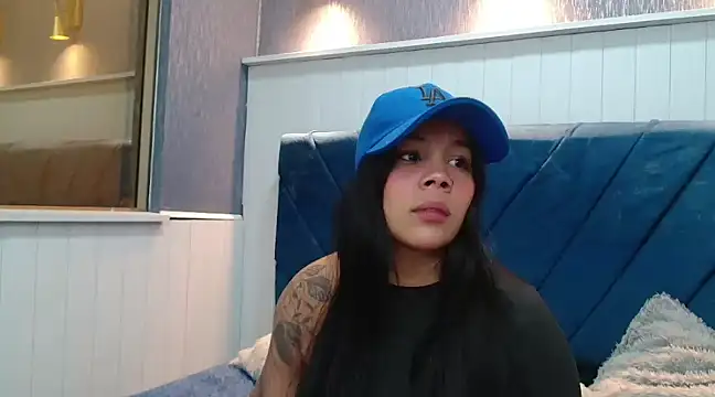 EmilyQueen3x online show from 02.25.25