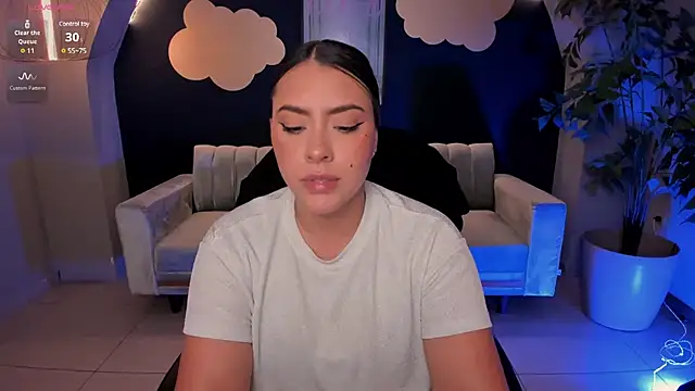 Snapshot of MartinnaBonnet chatting on 03.14.25 MartinnaBonnet online show from 03.14.25