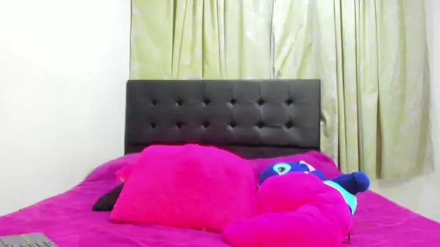 Snapshot of horny__molly_ chatting on 10.31.25 horny molly online show from 10.31.25