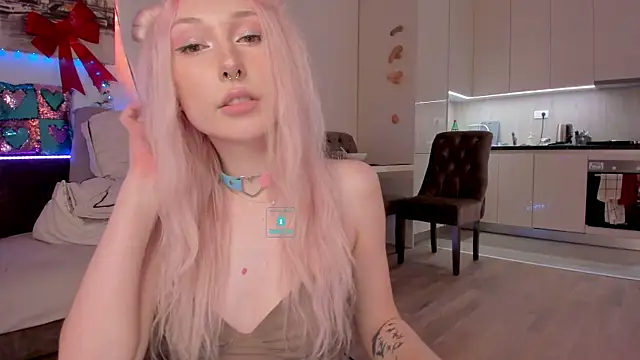 Snapshot of AlexRoseLiRed chatting on 01.12.25 AlexRoseLiRed online show from 01.12.25