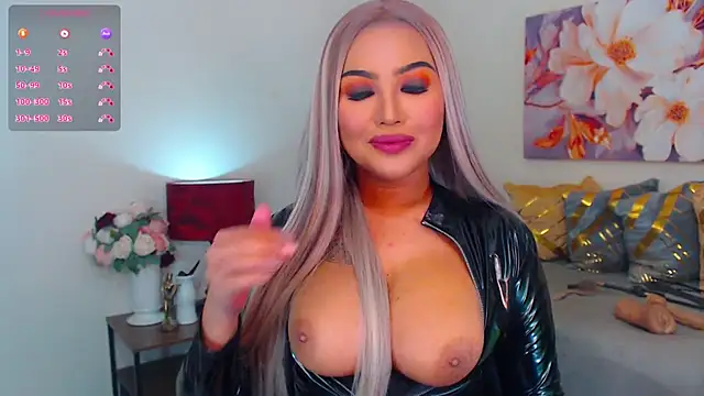 Snapshot of HugeCock_Savanna chatting on 09.19.25 HugeCock Savanna online show from 09.19.25