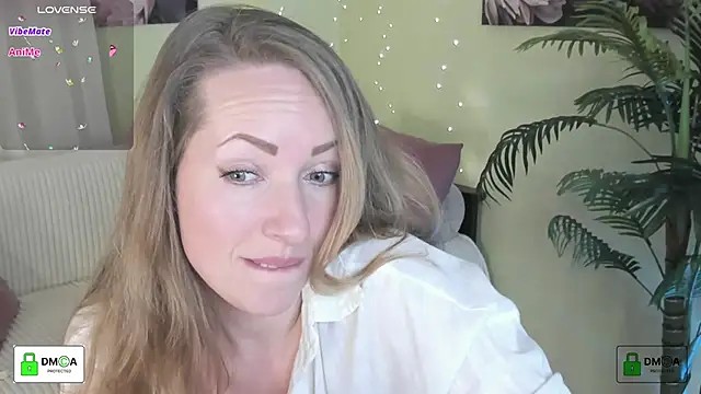 Queenymel online show from 03.11.26