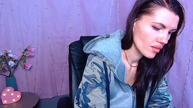 MilaLoona online show from 02.22.26