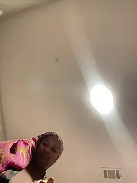 BigFineSelena online show from 12.25.24