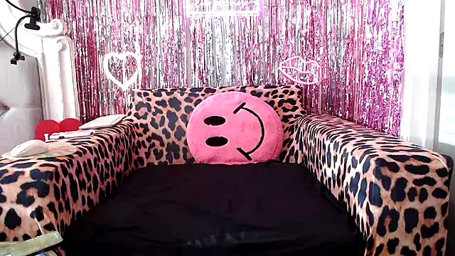 BigFineSelena online show from 03.10.25