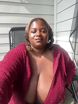 BigFineSelena online show from 05.18.26