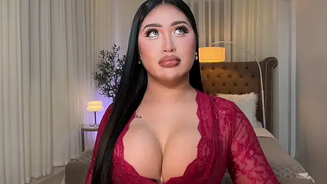 Your Majesty Tyra online show from 09.15.25