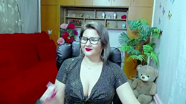 Snapshot of LucilleFenlys chatting on 12.08.24 LucilleFenlys online show from 12.08.24