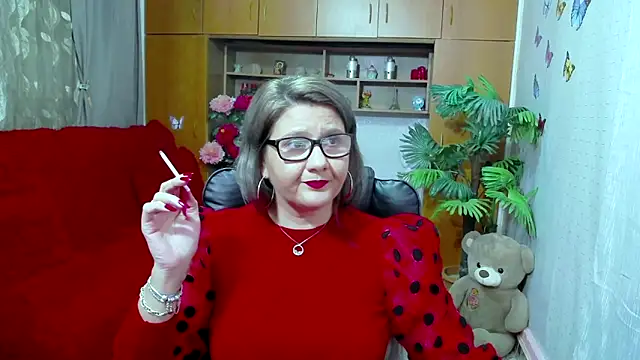 Snapshot of LucilleFenlys chatting on 12.08.24 LucilleFenlys online show from 12.08.24