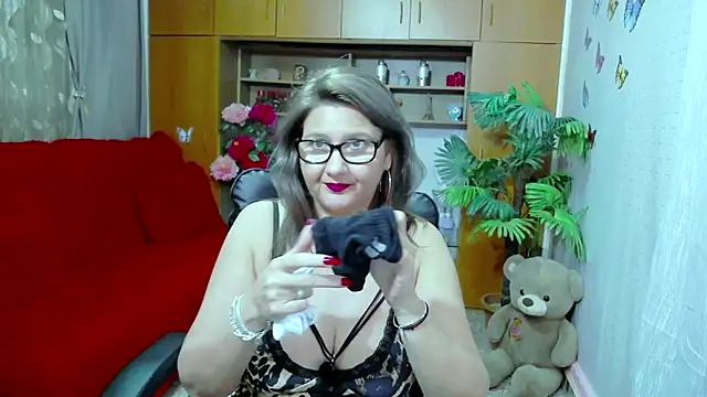 Snapshot of LucilleFenlys chatting on 12.08.24 LucilleFenlys online show from 12.08.24