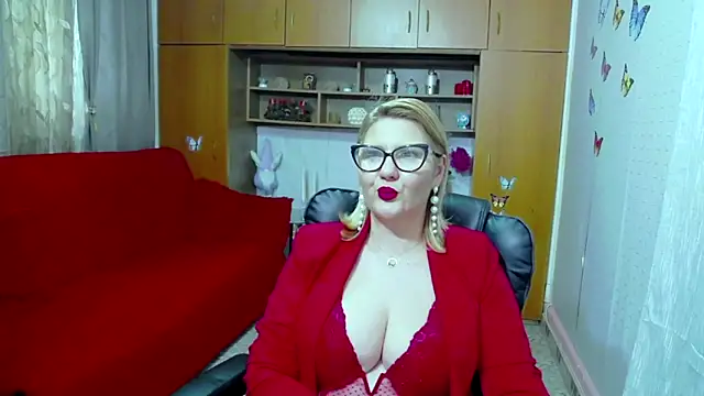 Snapshot of LucilleFenlys chatting on 02.26.25 LucilleFenlys online show from 02.26.25