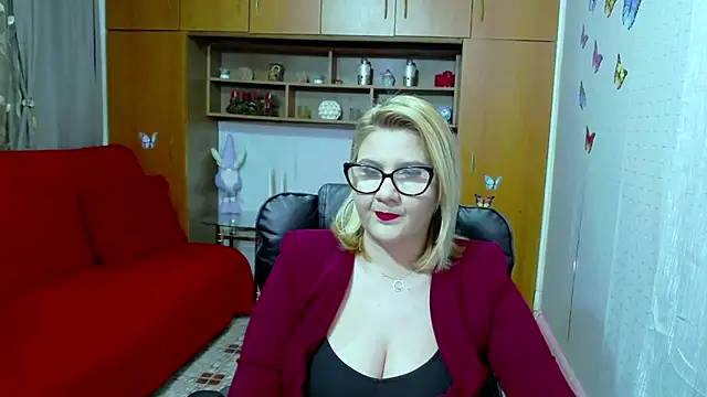 Snapshot of LucilleFenlys chatting on 02.26.25 LucilleFenlys online show from 02.26.25