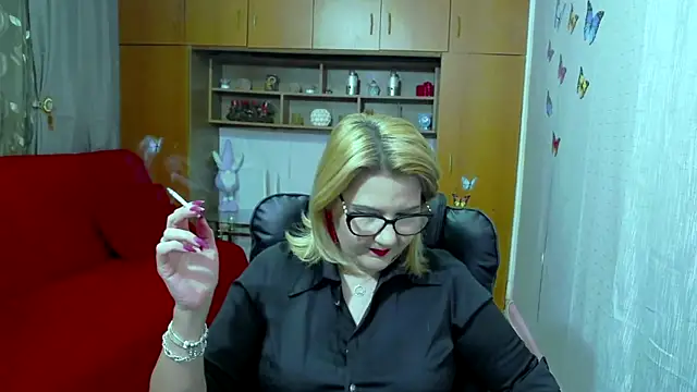 Snapshot of LucilleFenlys chatting on 03.04.25 LucilleFenlys online show from 03.04.25