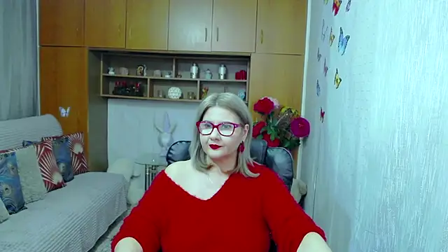 Snapshot of LucilleFenlys chatting on 10.21.25 LucilleFenlys online show from 10.21.25